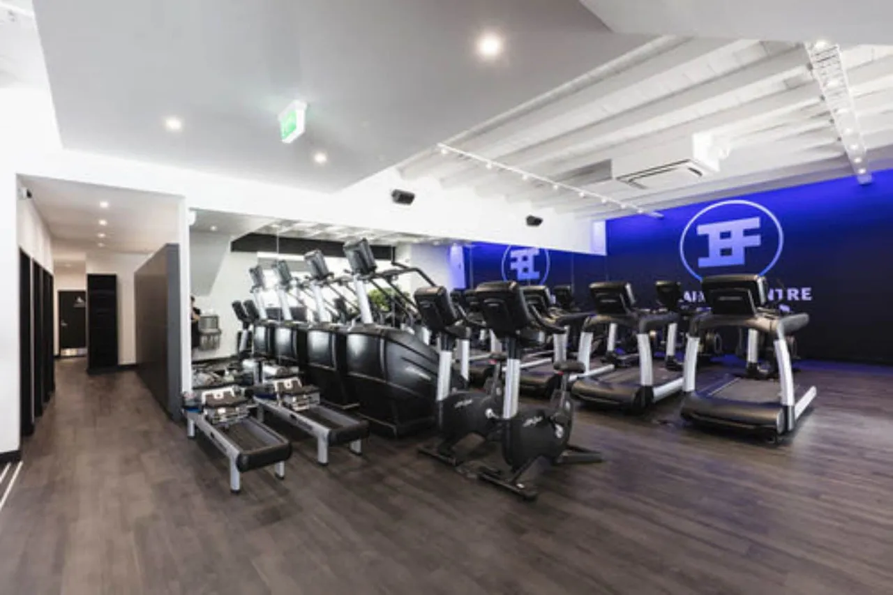 Southwark Hotel & Apartments — rooms and atmosphere