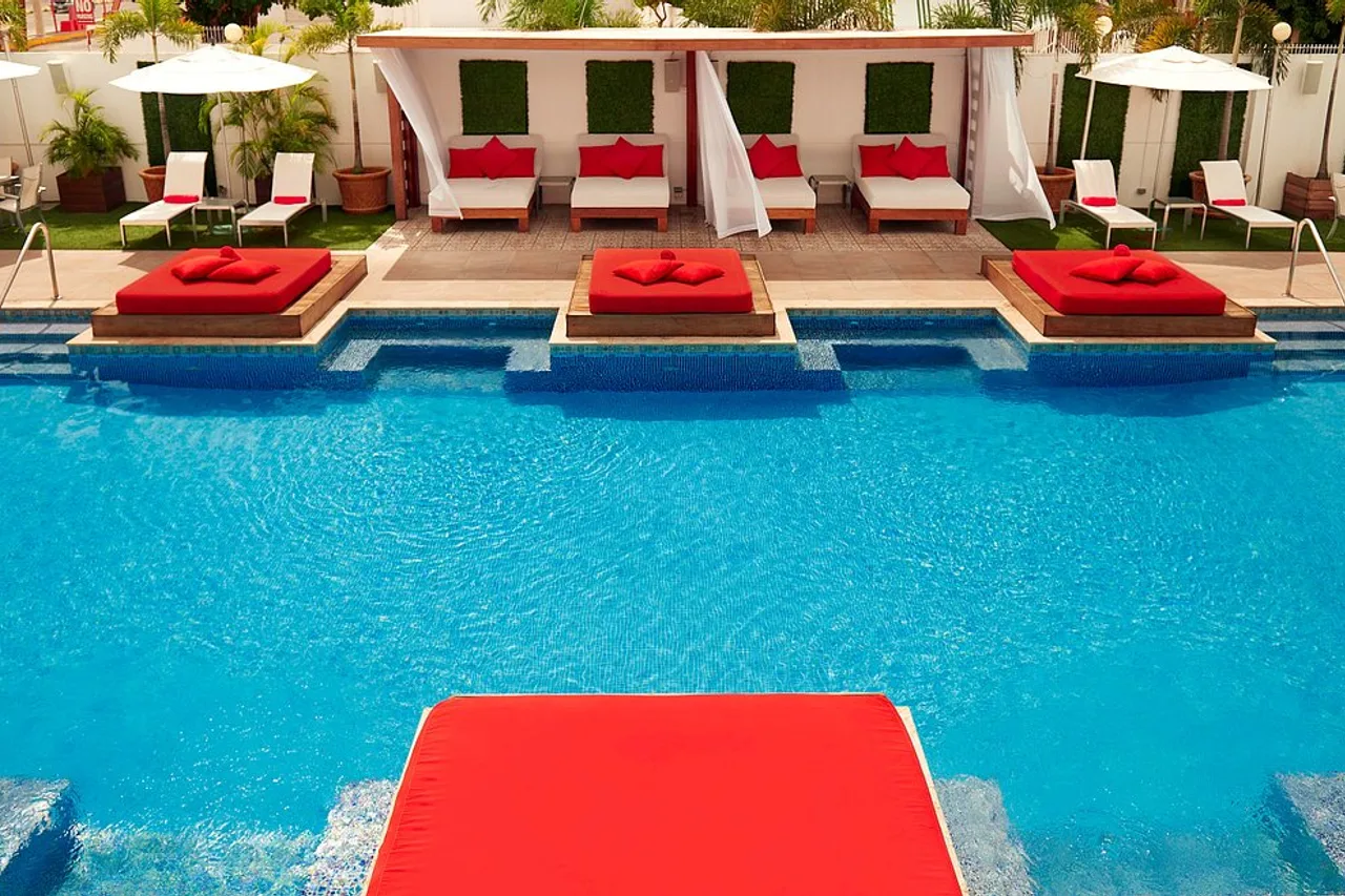 Spanish Court Hotel — ภาพห้องพักและบรรยากาศ