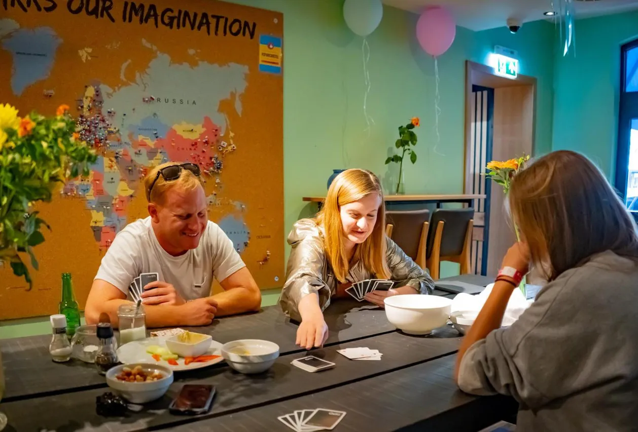 Sparks Hostel Rotterdam — rooms and atmosphere