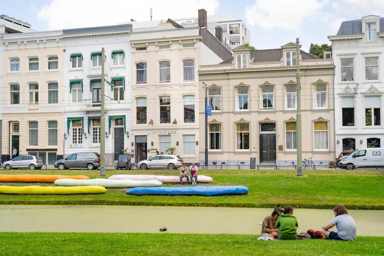Sparks Hostel Rotterdam — rooms and atmosphere