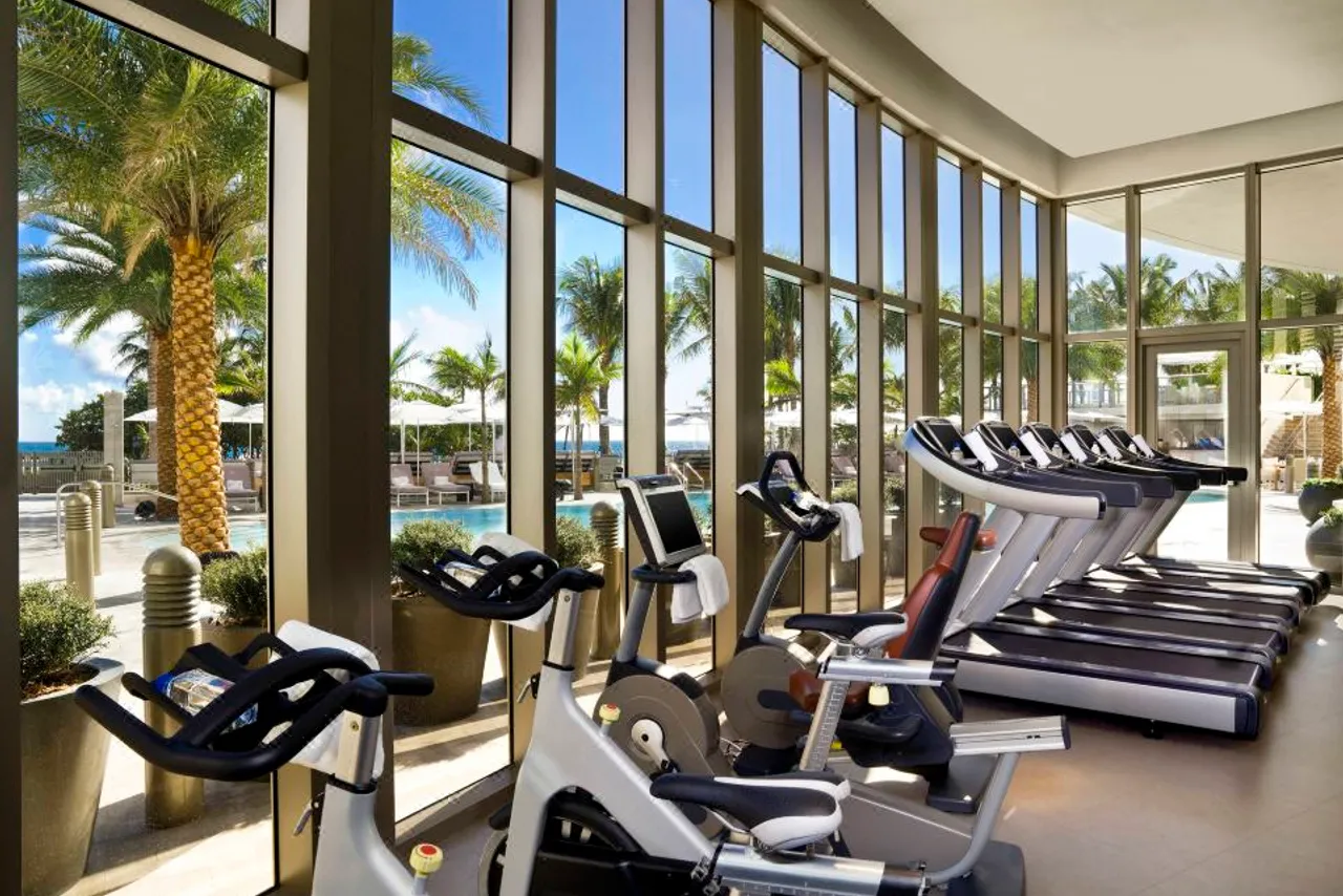 The St. Regis Bal Harbour Resort — ภาพห้องพักและบรรยากาศ