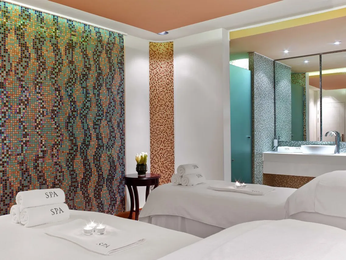 The St. Regis Moscow Nikolskaya — rooms and atmosphere