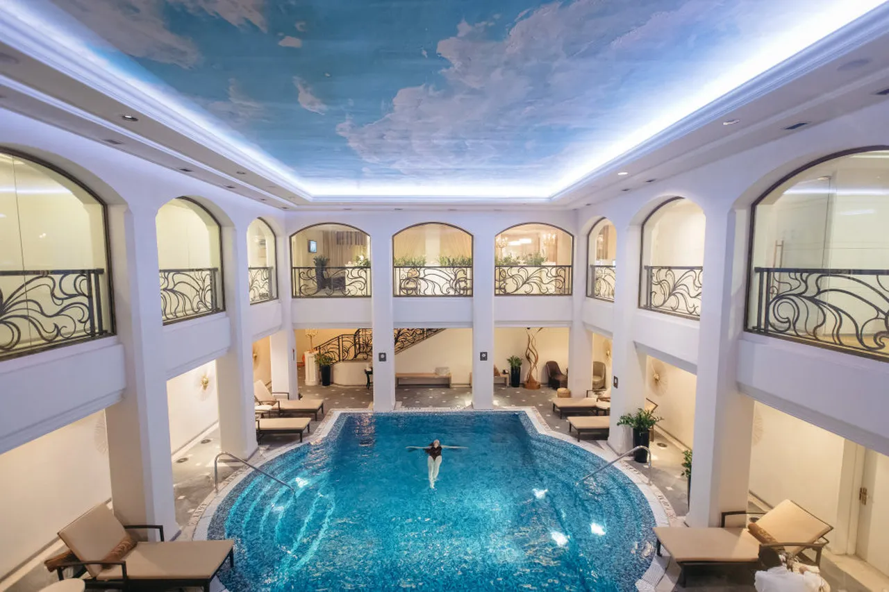 The St. Regis Moscow Nikolskaya — rooms and atmosphere