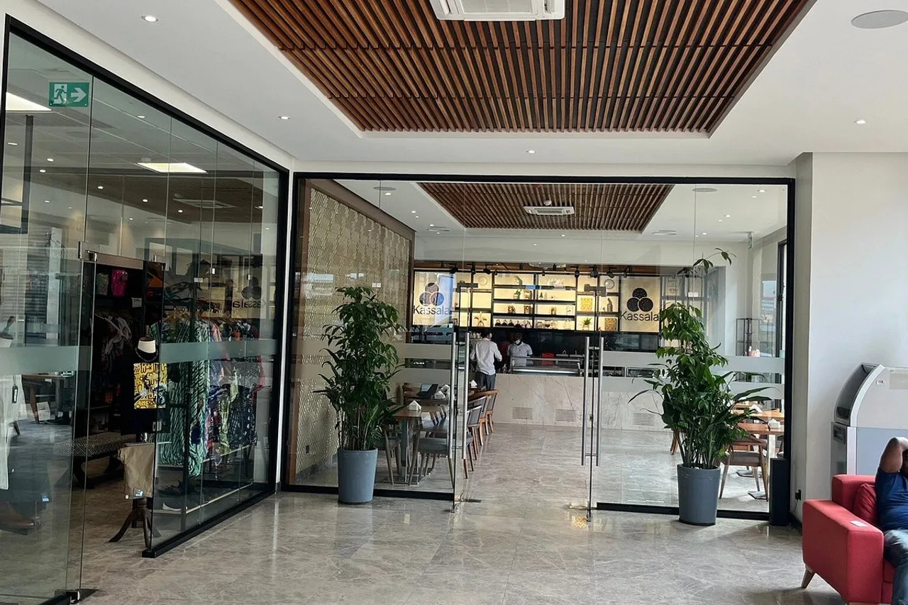 Star Land Hotel Bastos — rooms and atmosphere