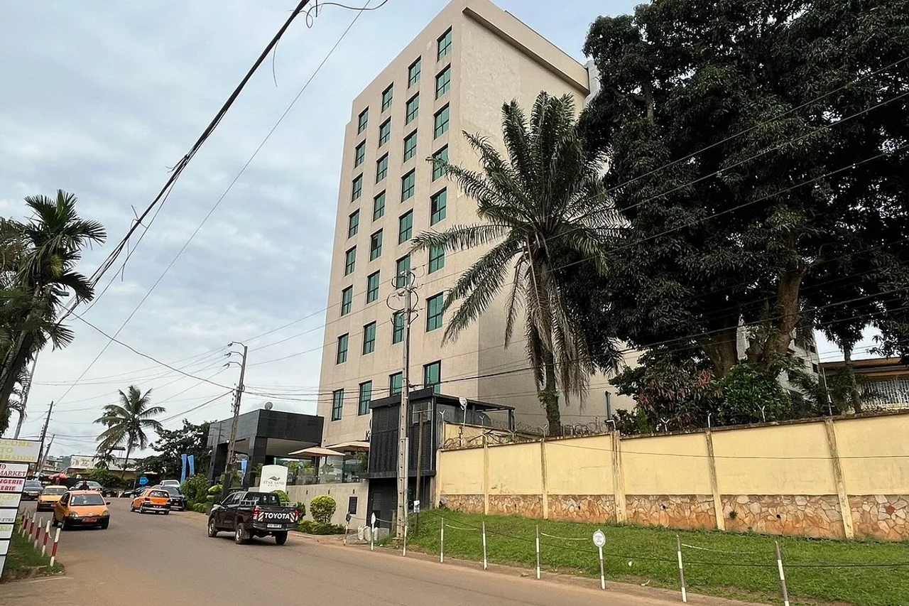 Star Land Hotel Bastos — rooms and atmosphere
