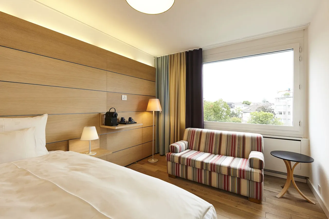 Steinenschanze Stadthotel Basel — rooms and atmosphere