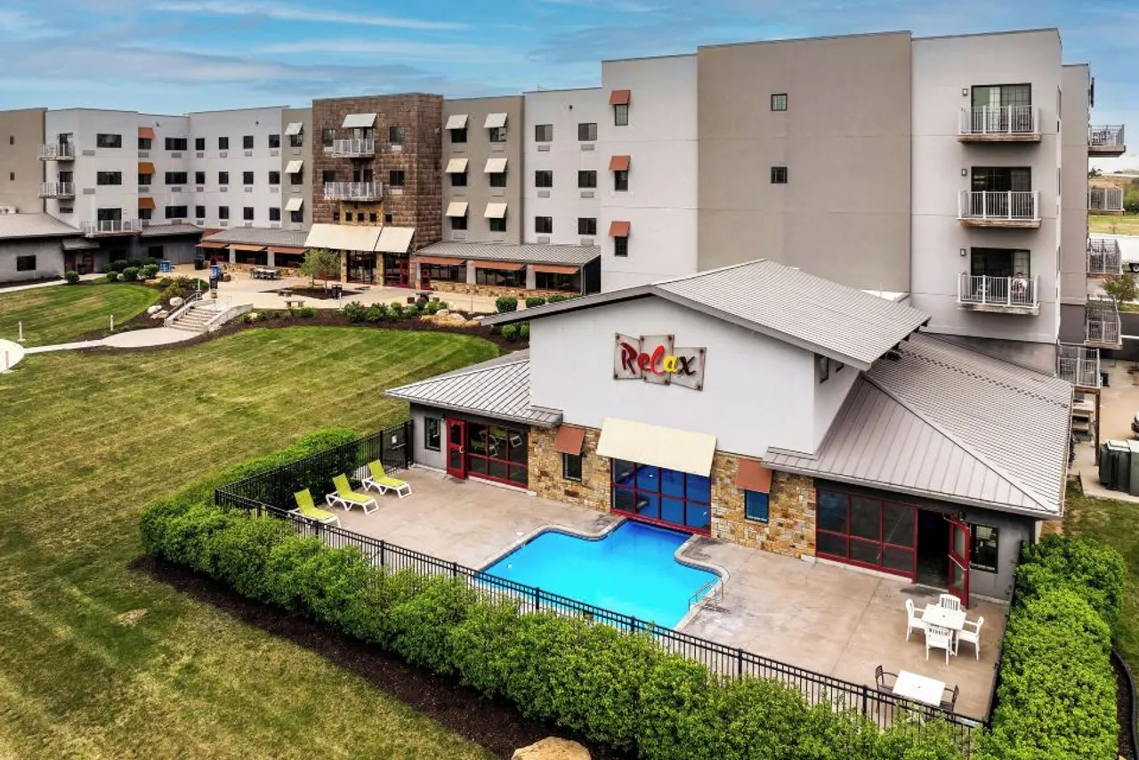 Stoney Creek Hotel Kansas City - Independence — ภาพห้องพักและบรรยากาศ