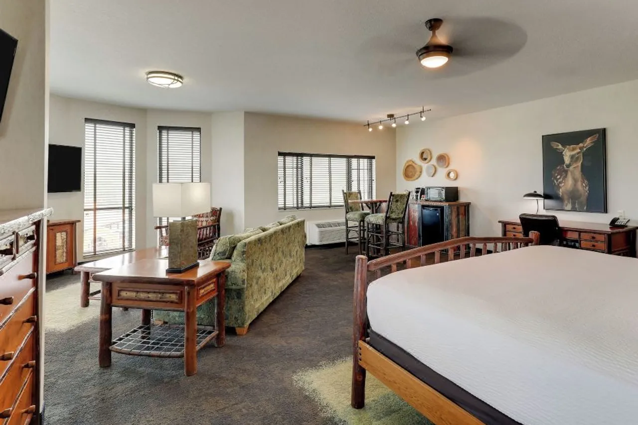 Stoney Creek Hotel Kansas City - Independence — ภาพห้องพักและบรรยากาศ