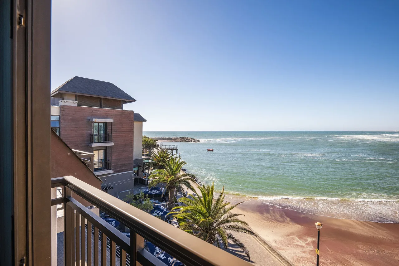 Strand Hotel Swakopmund — ภาพห้องพักและบรรยากาศ