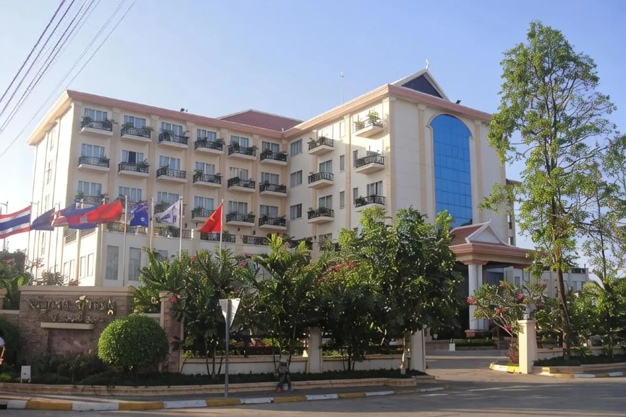 Stung Sangke Hotel — โรงแรมในพระตะบอง