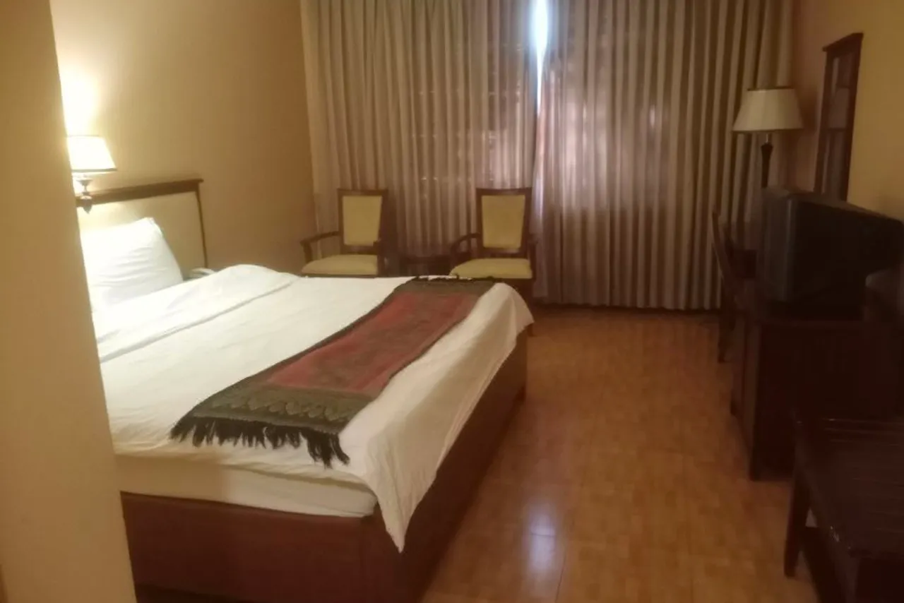 Stung Sangke Hotel — ภาพห้องพักและบรรยากาศ