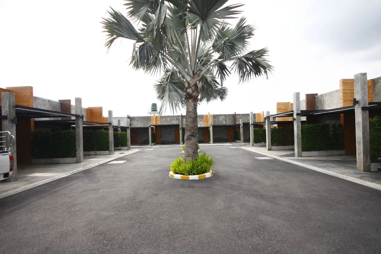 Suanmaithara Resort — rooms and atmosphere