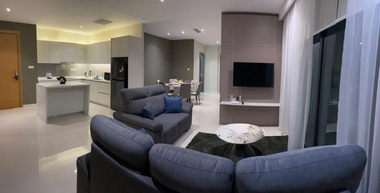 Suasana Suites Hotel Johor Bahru — rooms and atmosphere