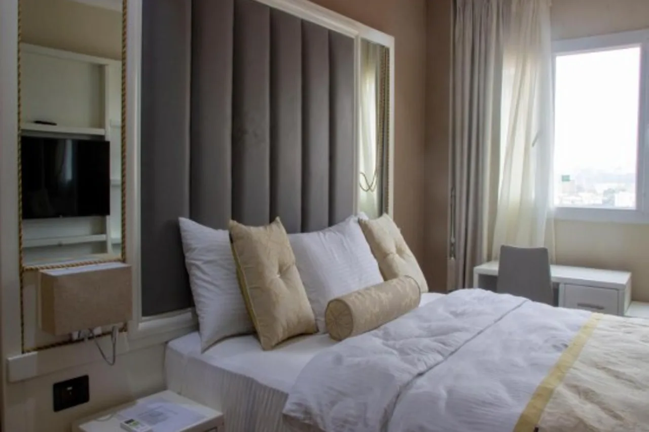 Suita Hotel — ภาพห้องพักและบรรยากาศ