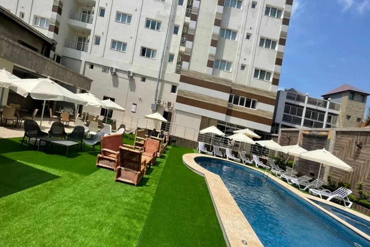 Suita Hotel — ภาพห้องพักและบรรยากาศ