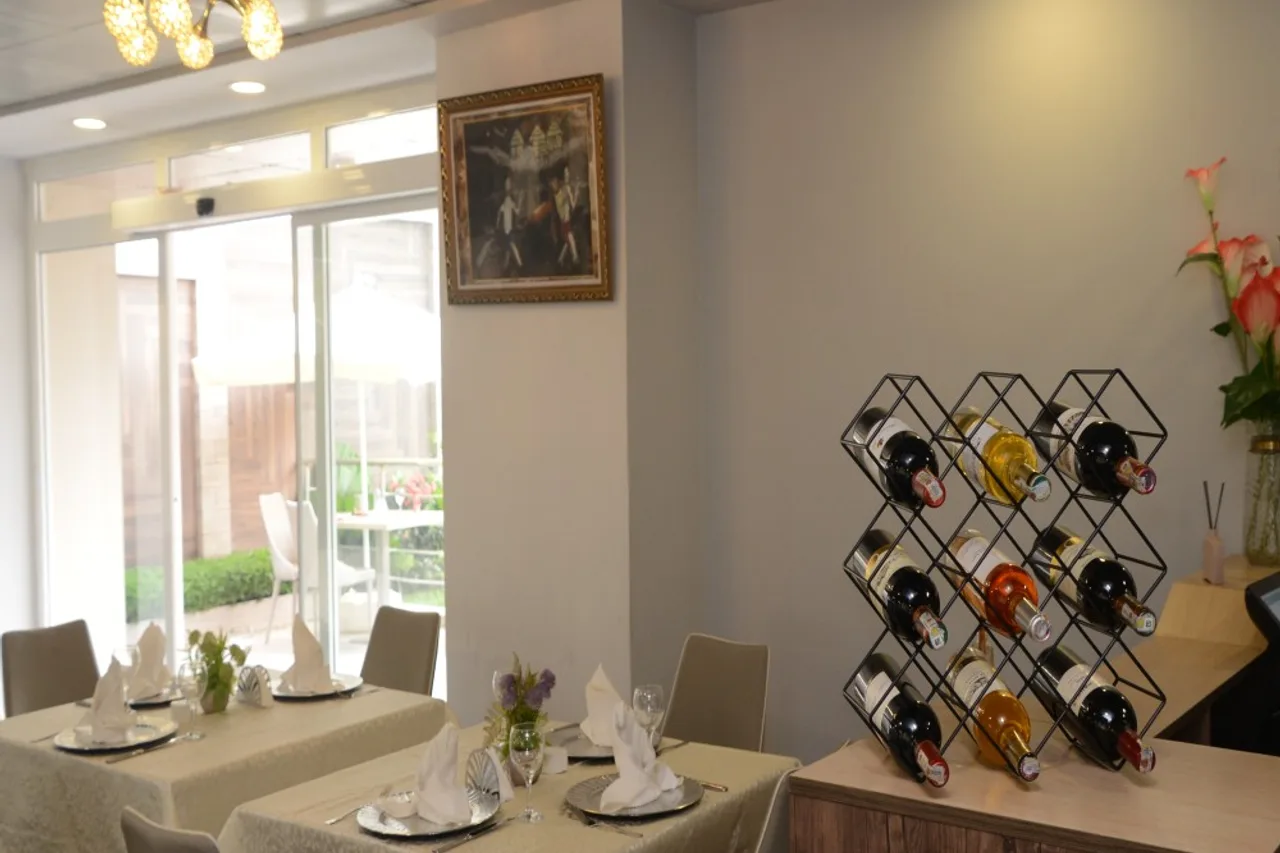 Suita Hotel — ภาพห้องพักและบรรยากาศ