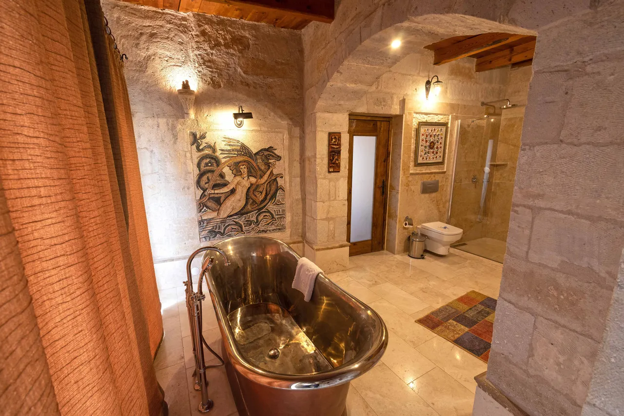 Sultan Cave Suites — rooms and atmosphere