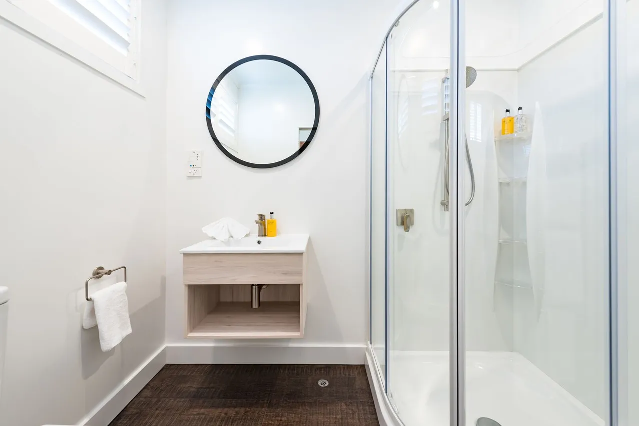 Suncourt Hotel Taupo — rooms and atmosphere