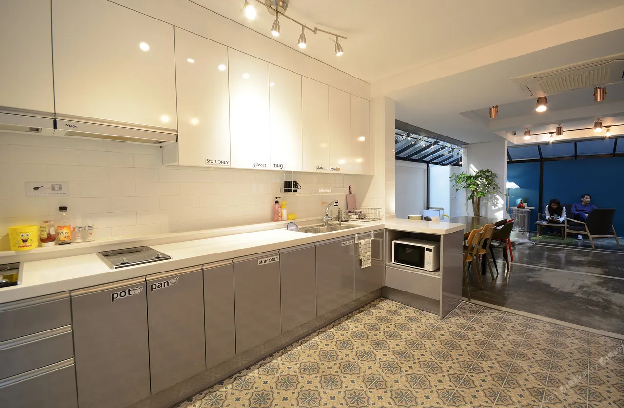 Sunny Hill Hostel Hongdae — rooms and atmosphere