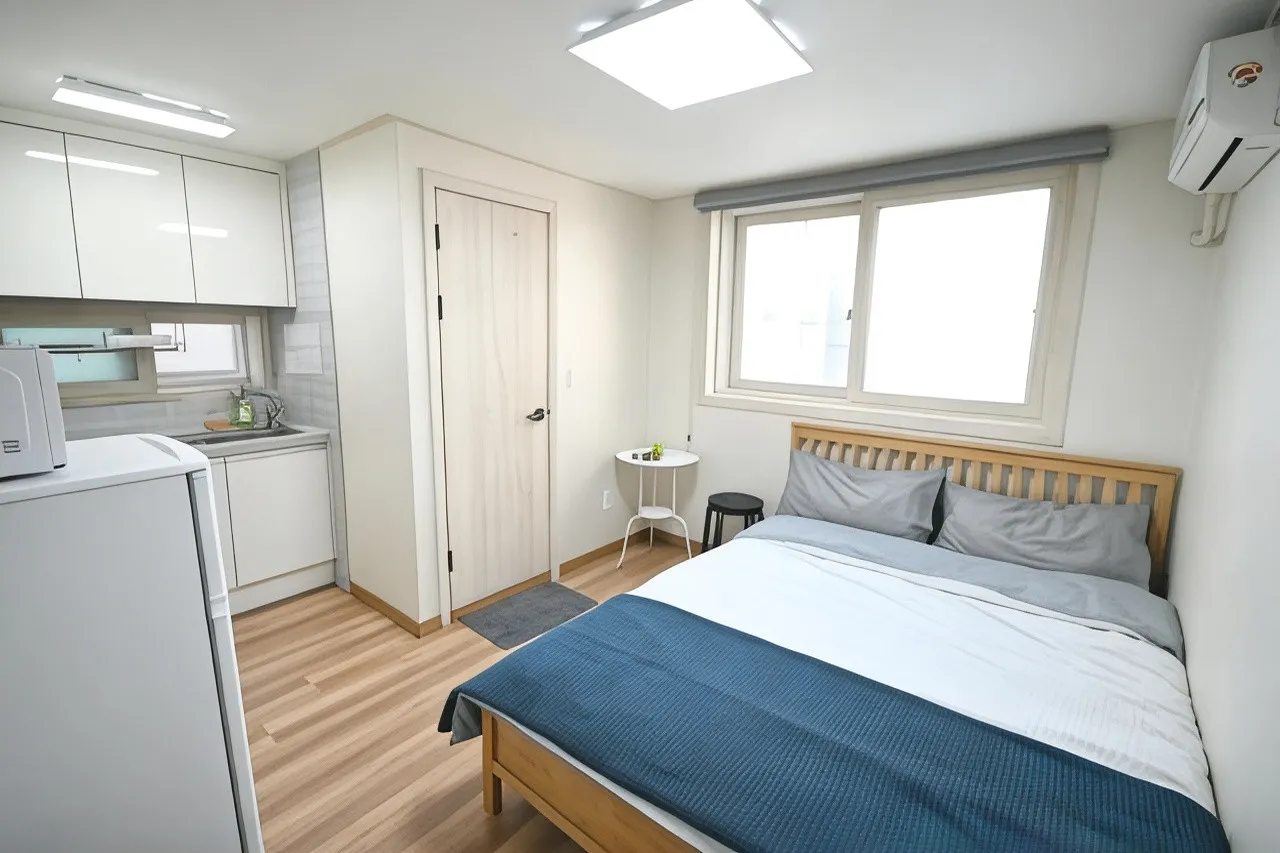 Sunny Hill Hostel Hongdae — rooms and atmosphere