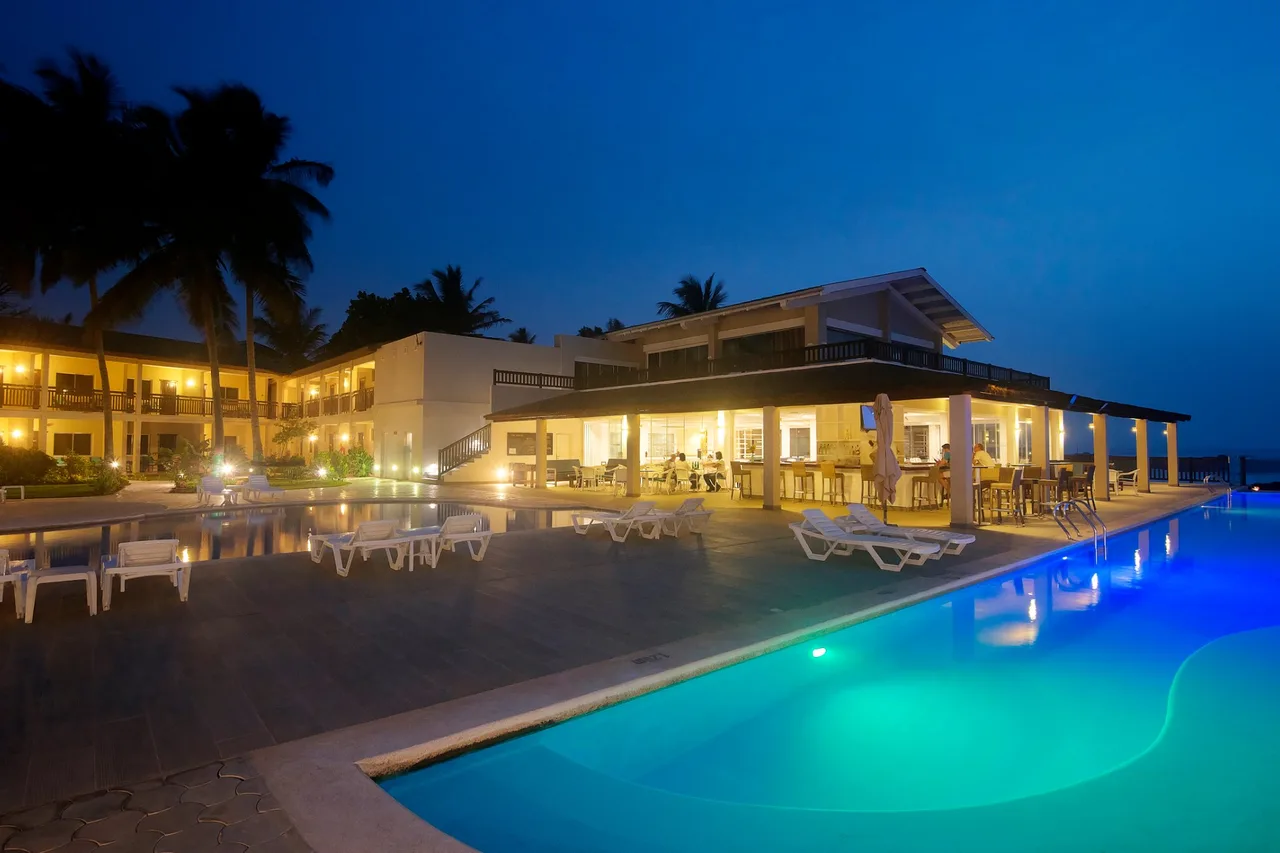 Sunset Beach Hotel — ภาพห้องพักและบรรยากาศ