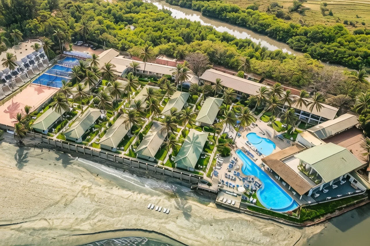 Sunset Beach Hotel — โกลลี