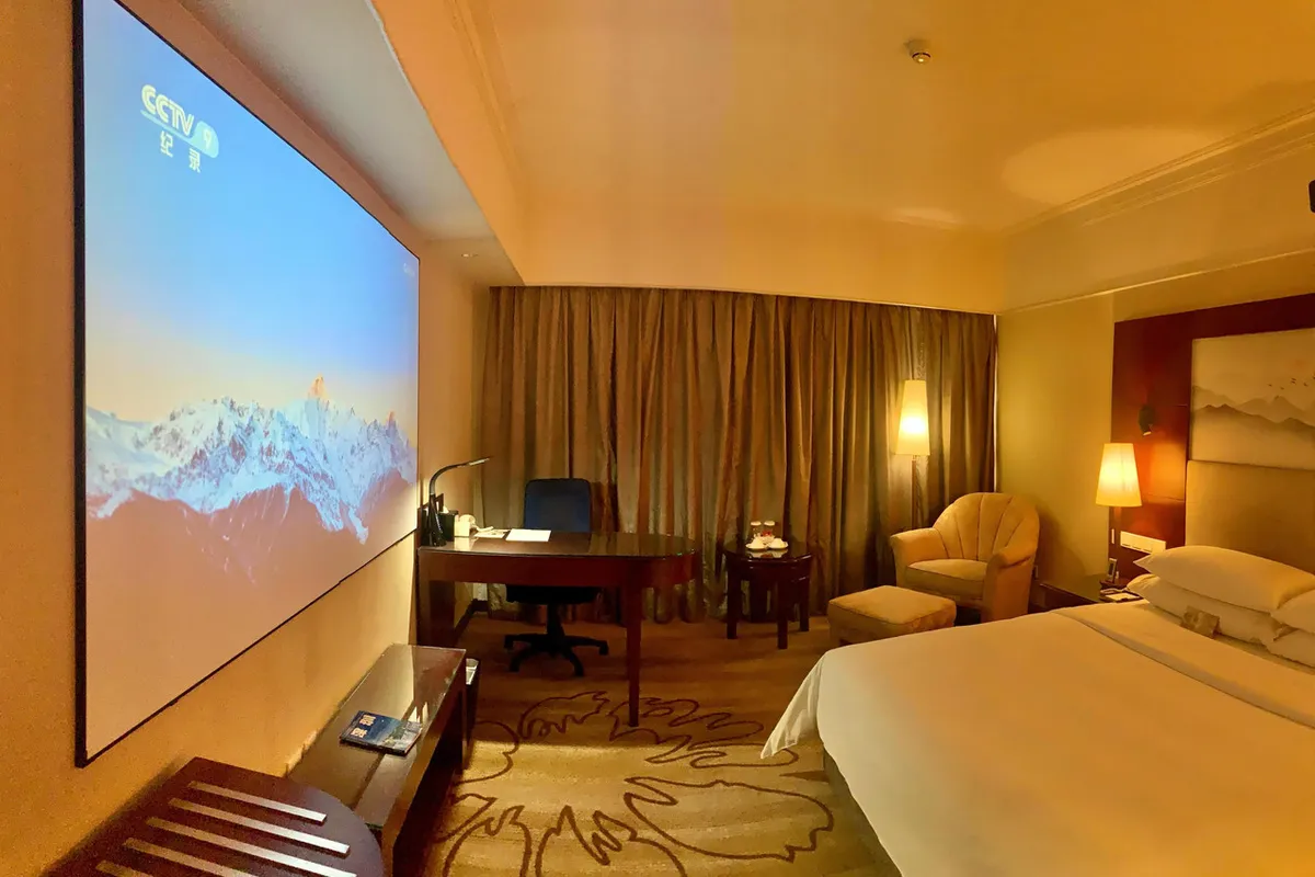 Sunshine Hotel of Shenzhen (Luohu) — rooms and atmosphere