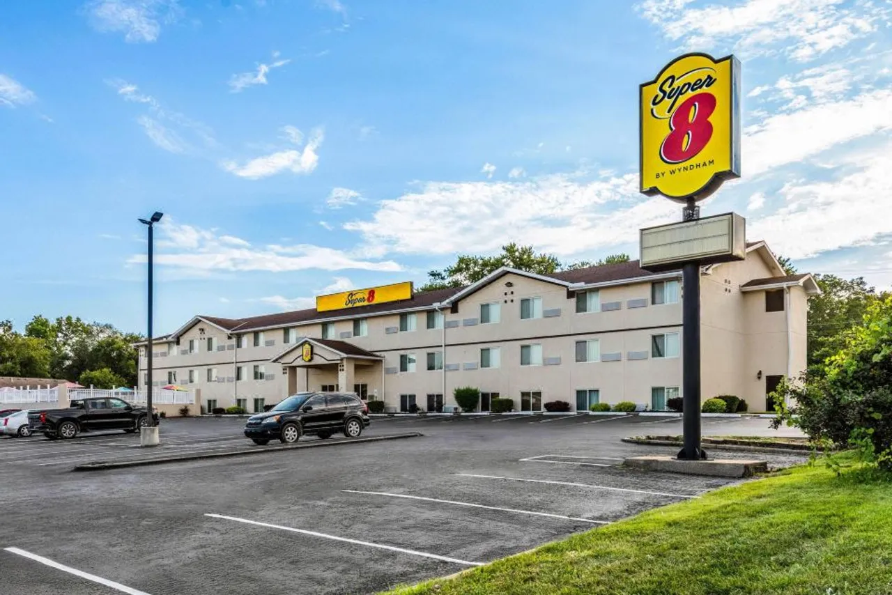 Super 8 by Wyndham Independence Kansas City — ภาพห้องพักและบรรยากาศ