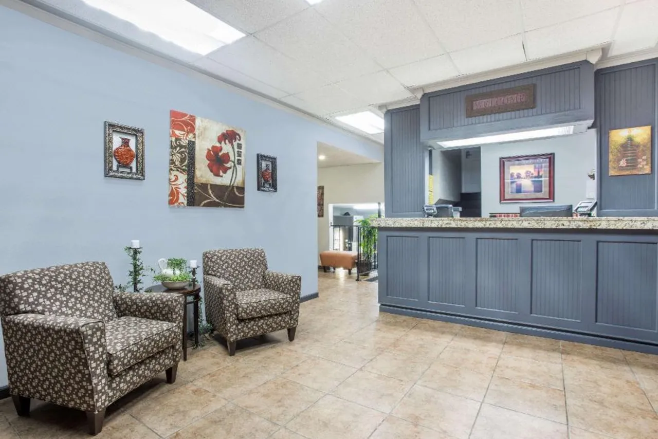 Super 8 by Wyndham Independence Kansas City — ภาพห้องพักและบรรยากาศ