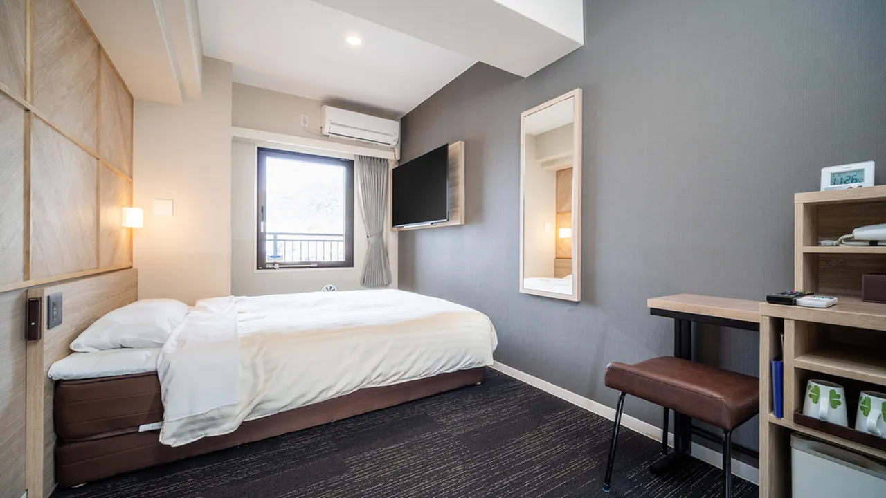 Super Hotel Kobe — rooms and atmosphere