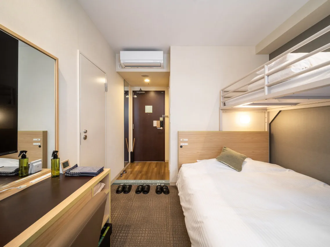 Super Hotel Premier Tokyo Station Yaesu-Chuoguchi — rooms and atmosphere