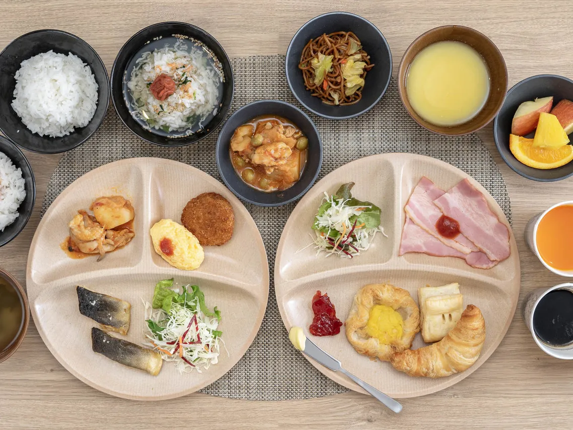Super Hotel Shinjuku Kabukicho — rooms and atmosphere