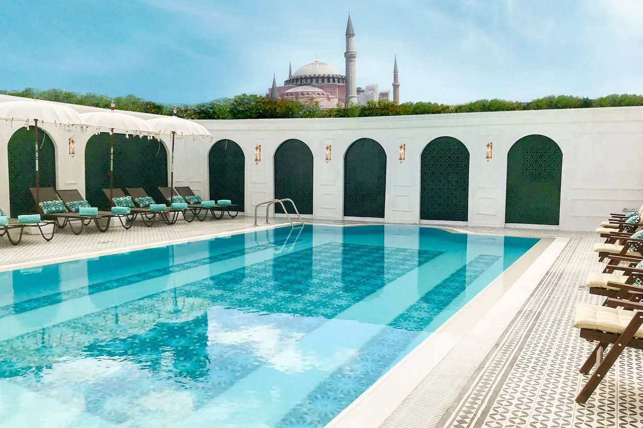 Sura Hagia Sophia Hotel — rooms and atmosphere