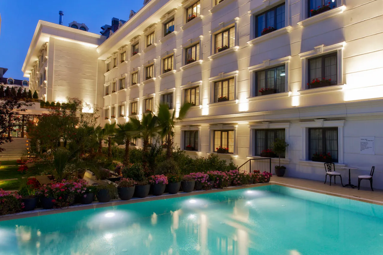 Sura Hagia Sophia Hotel — rooms and atmosphere