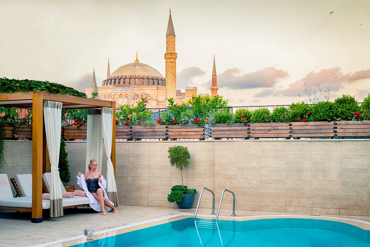 Sura Hagia Sophia Hotel — rooms and atmosphere
