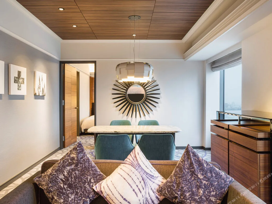 Swissotel Nankai Osaka — rooms and atmosphere