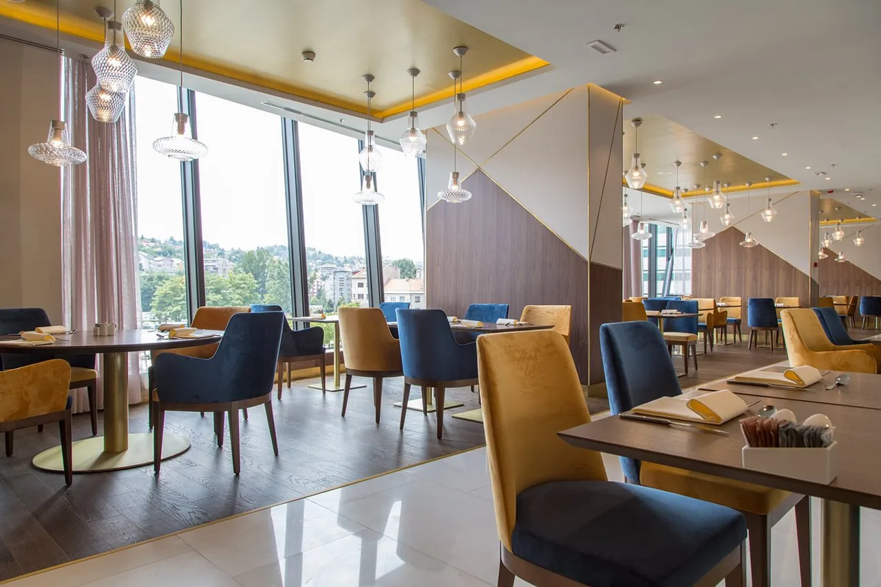 Swissotel Sarajevo — ภาพห้องพักและบรรยากาศ