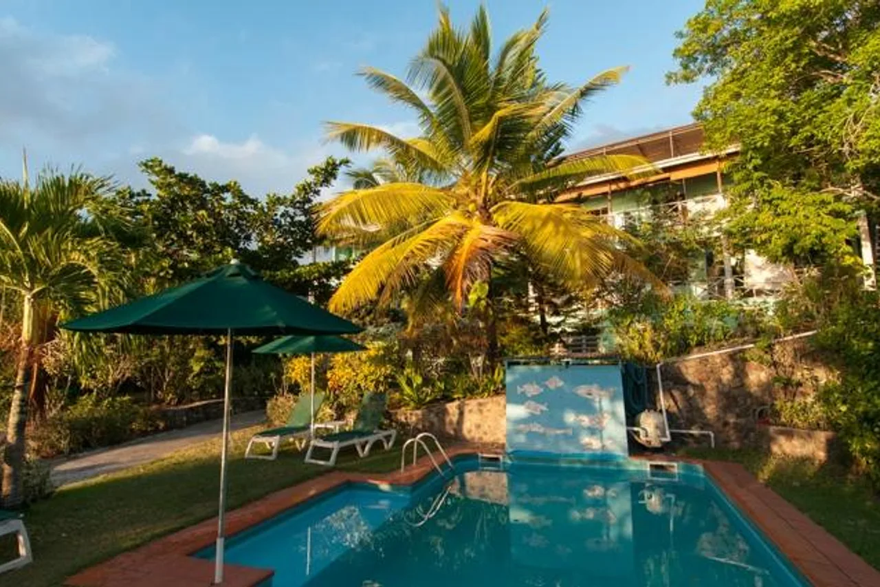 Tamarind Tree Hotel — โรงแรมในโรโซ