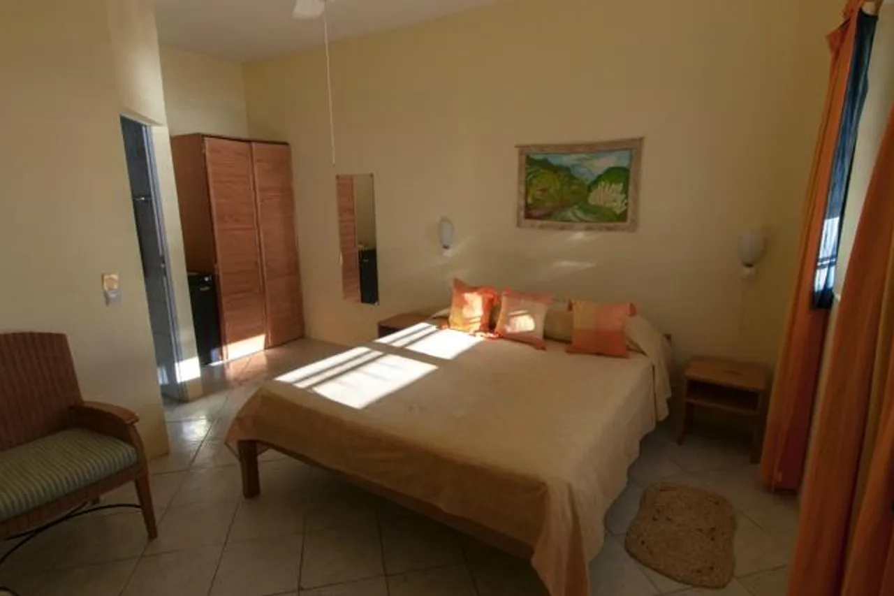 Tamarind Tree Hotel — rooms and atmosphere