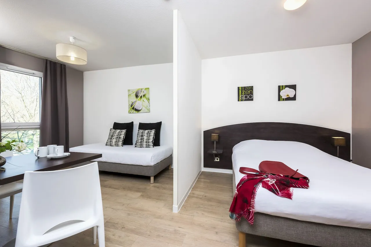 Teneo Apparthotel Bordeaux Gare Saint Jean — rooms and atmosphere