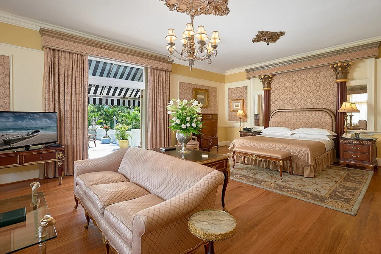 Terra Nova All-Suite Hotel — โรงแรมในคิงส์ตัน