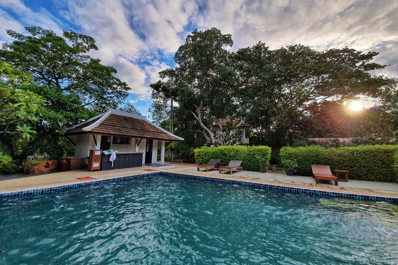 Tharaburi Resort — ภาพห้องพักและบรรยากาศ