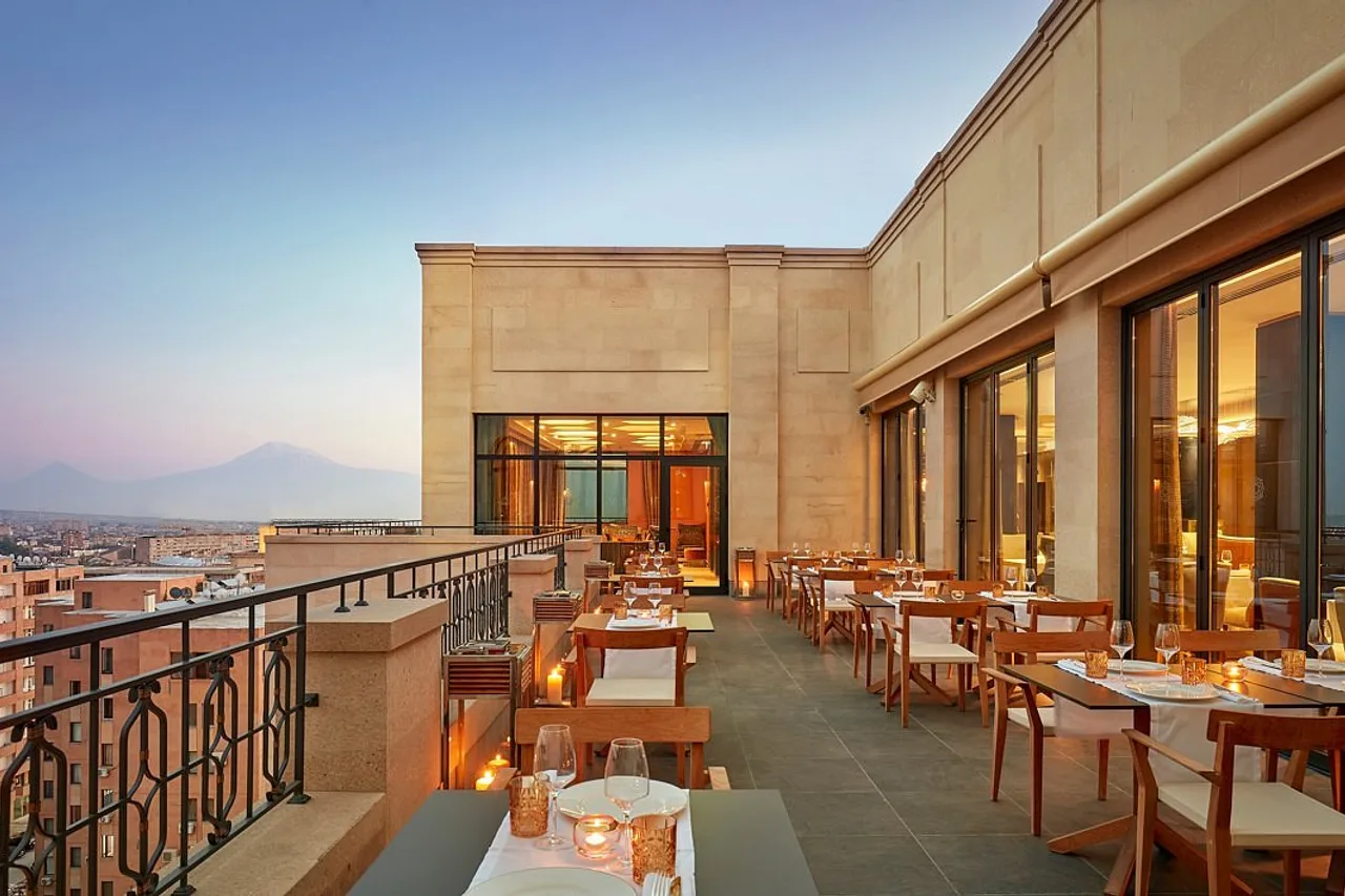 The Alexander, a Luxury Collection Hotel, Yerevan — rooms and atmosphere