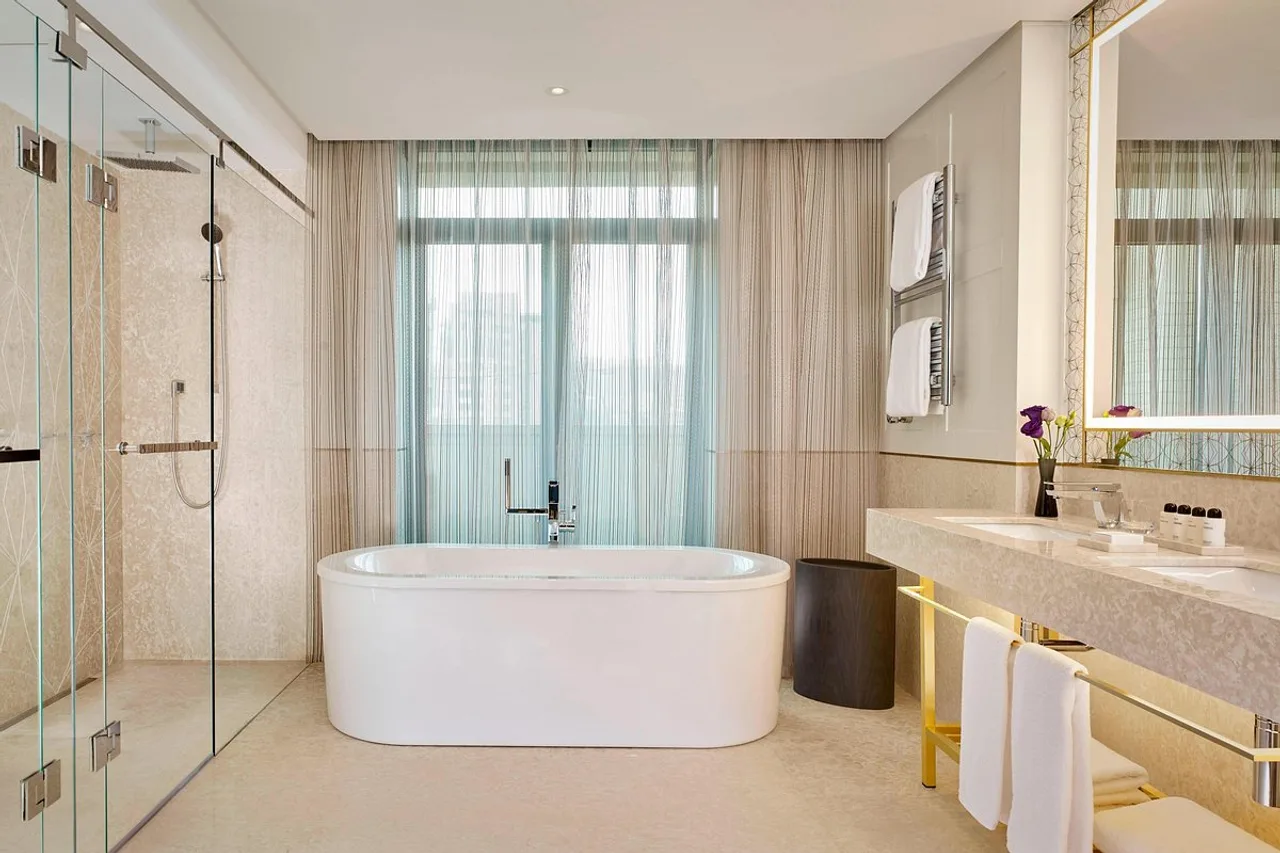 The Alexander, a Luxury Collection Hotel, Yerevan — rooms and atmosphere