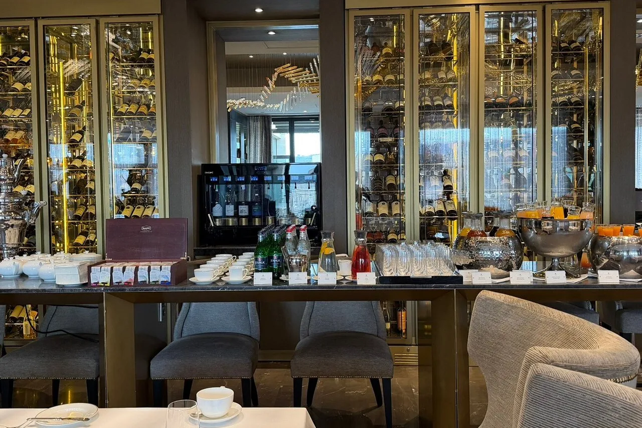 The Alexander, a Luxury Collection Hotel, Yerevan — rooms and atmosphere
