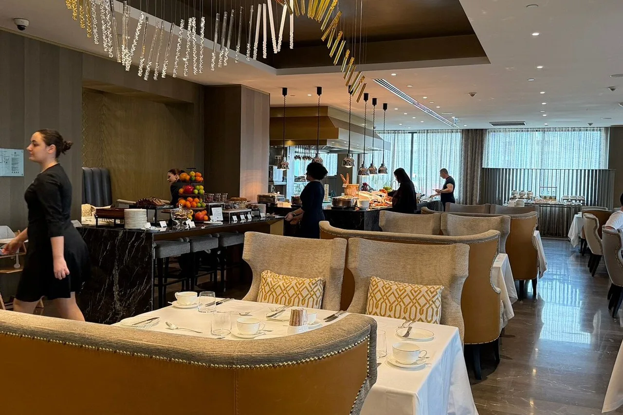 The Alexander, a Luxury Collection Hotel, Yerevan — rooms and atmosphere
