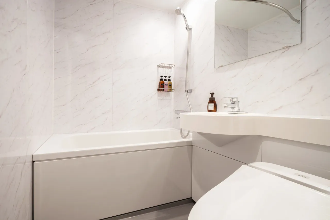 the b sapporo — rooms and atmosphere
