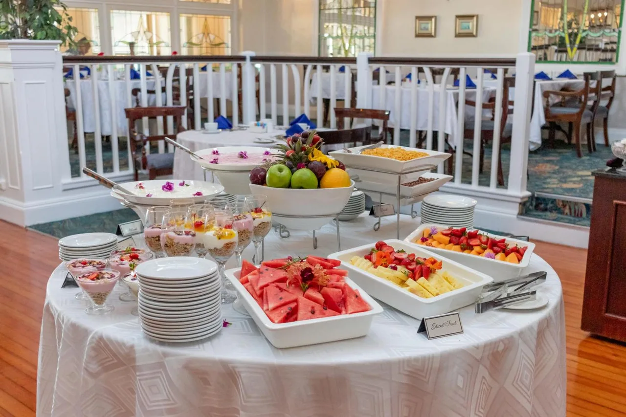 The Beach Hotel — ภาพห้องพักและบรรยากาศ