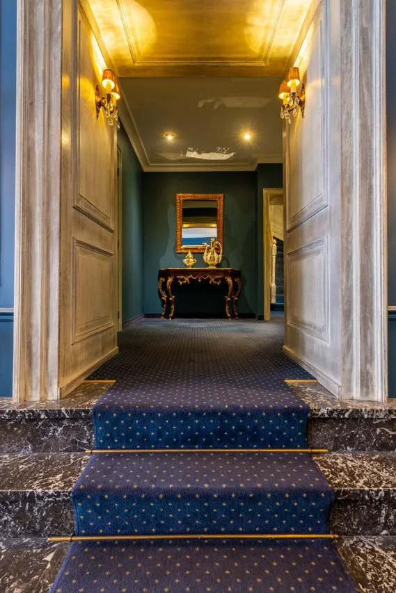 The Black Swan Hotel — rooms and atmosphere