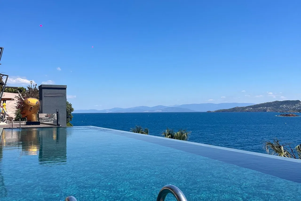 The Bodrum Hotel Yalikavak - MGallery Collection — rooms and atmosphere